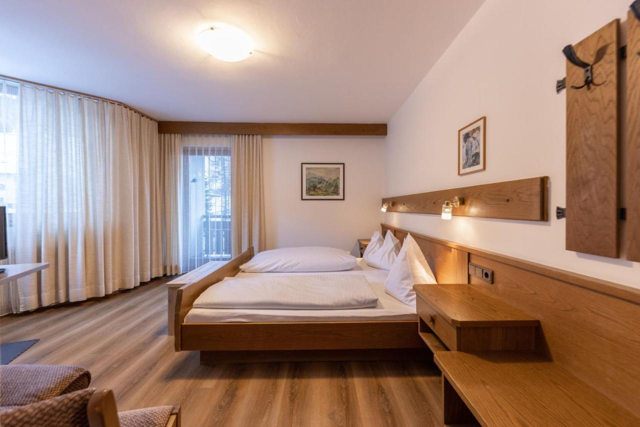 Hotel Fines フーネス エクステリア 写真