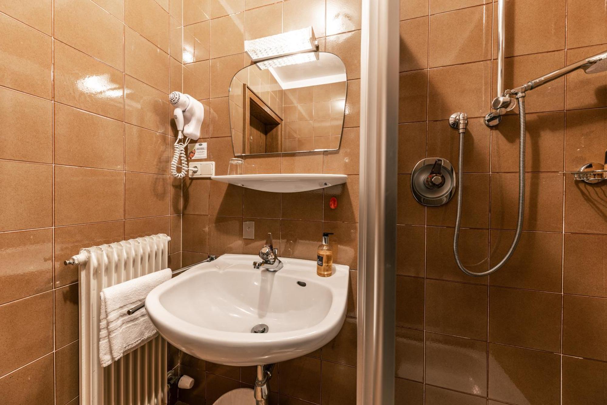 Hotel Fines フーネス エクステリア 写真